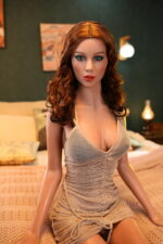 Firedoll-Franzine(1) Bambole del Sesso (Sexdolls) La sexdoll snella Franzine con riccioli rossi e seni medi 74