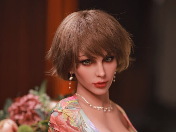 Sexdoll matura (MILF)