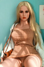 Bambola sessuale realistica (Realdoll) La bambola del sesso bionda Lotte con una statura piena e un grande seno coppa D 138